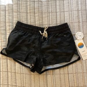 Vuori Clementine Shorts. Size small. Black camo